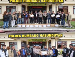 Berbagi Kebahagiaan, Kapolres Humbahas Serahkan Bingkisan Nataru Kepada Rekan Awak Media