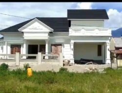 Masyarakat Berduka Akibat Musibah Banjir, Salah Satu Oknum Eselon II Bangun Rumah Bak Istana