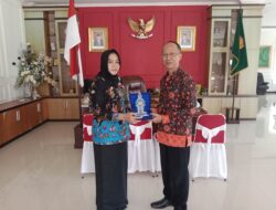 Temui Bupati Bursel, Direktur UT Ambon Sampaikan Terimakasih