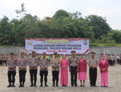 Kapolres Rohul AKBP Budi Setiyono SIK MH: Pimpin Upacara Kenaikan Pangkat Dua Personil Polres Rohul