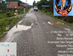 Miris!!! Jalan Padang Lamo Seperti Kolam Ikan Korupsi Merajalela Kerugian Negara Melanda .