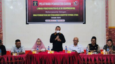 Bekal Saat Bebas WBP Lapas Siborong-Borong Dilatih Untuk Pembuatan Sabun