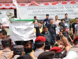 Aksi Unjuk Rasa Di Kantor KPUD Taput Berhasil Di Kendalikan Dalmas Polres Taput