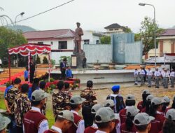 Ketua Sementara DPRD Toba Candrow Manurung Bacakan Naskah Ikrar Di Hari Kesakitan Pancasila