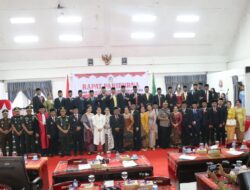 30 Anggota DPRD Toba Diambil Sumpah Dan Janji