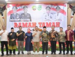 Di Hari Berkhirnya Jabatan Bupati Wakil Bupati Rokan Hulu Sukiman – Indra Gunawan Serahkan Gadung  Makodim TNI Kepada Danrem 031 Wirabima