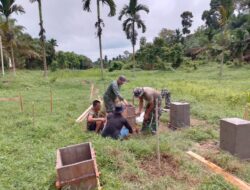 Satgas TMMD Ke- 123 Kodim 0416/Bute Bangun Kandang Kambing Di Desa Teluk Kuali Untuk Dukung Ketahanan Pangan