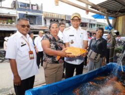 Sidak Pasar Terkait Ketersediaan Dan Harga Komoditi Pangan Menjelang HBKN Idul Fitri 1446 H Tahun 2025 Di Pasar Tradisional Tarutung