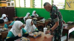 Danrem 051/Wijayakarta Mendampingi Pangdam Jaya Dalam Program Makan Bergizi Di SDN 05 Cipinang Jakarta Timur