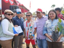 Roadshow HUT RI Ke-80 Di Garoga, Bupati Taput Berikan Hadiah Pembangunan Tribun