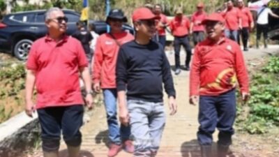 Bupati Nias Ya’atulo Gulo Melaksanakan Gotong Royong Bersama Masyarakat