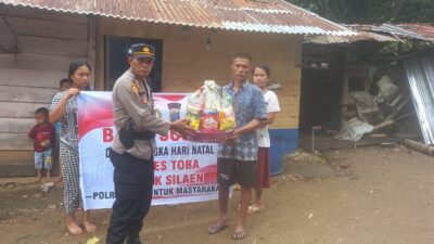 Di Hari Natal Polsek Silaen Tunjukan Kepedulian Dengan Bakti Sosial Untuk Korban Kebakaran