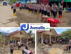 Air Banjir Mulai Surut, Polres Aceh Tenggara Turun Langsung Bersihkan Lumpur Di Rumah Warga