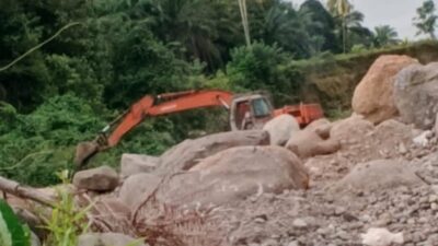 Sungai Batang Timah Sudah Di Ujung Tanduk: Galian C CV. Sabar Bumi Sejati Mengeruk Batu Gajah Ratusan Ton Per Hari