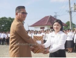 Bupati Nias Selatan Resmi Bagikan Ribuan SK PPPK Paruh Waktu Dapil Satu