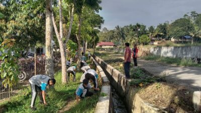 SMA Negeri 1 Bawolato Gelar Aksi Bersih Lingkungan Secara Serentak