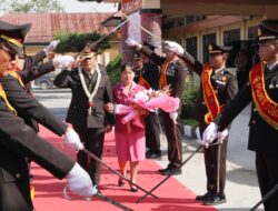 Kapolres Toba Pimpin Wisuda Purnabakti Kompol Bungaran Samosir Dan AKP Daniel Aritonang