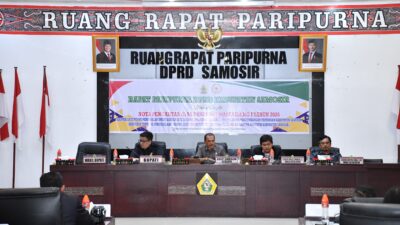 Bupati Samosir Sampaikan Nota Pengantar 4 Ranperda Dalam Rapat Paripurna DPRD