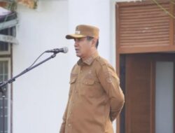 Wakil Bupati Nias Selatan, Yusuf Nache,  Pimpin Apel Pagi Di Halaman Kantor Bupati Nias Selatan