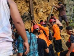 Longsor Terjadi Lagi…Warga Nias Selatan Tertimpa Tanah, Evakuasi Kondisi Meninggal Dunia