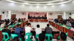 Ketua DPRD Kabupaten Nias Sabayuti Gulo SE. Memimpin RDP Lintas Komisi. Terkait Pupuk Bersubsidi Jenis NPK Phonska Atas Keluhan Kelompok Tani