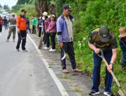 Semangat Gotong – Royong: Bupati Humbang Hasundutan Dan Ketua TP PKK Pimpin Aksi Kebersihan Di Kecamatan Paranginan